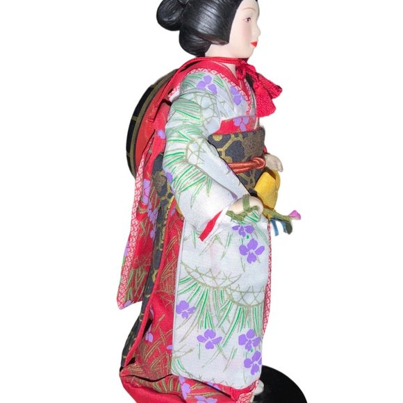 Avon International Doll Figurine  1990 "Masako from Japan" with Stand - Picture 8 of 12